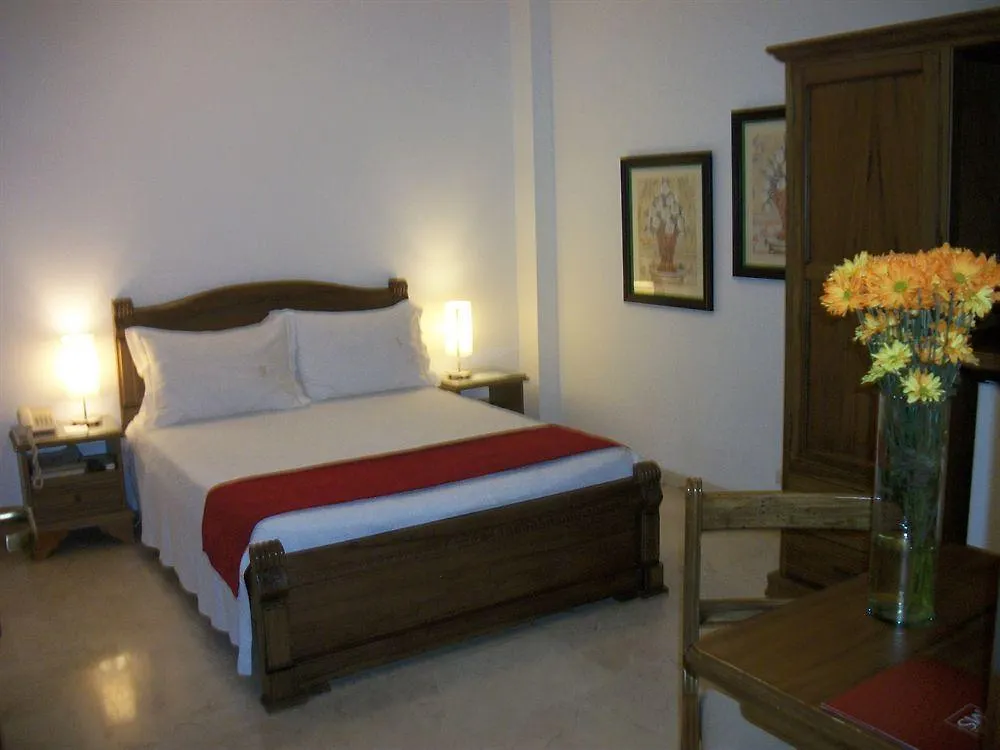 Hotel Castellana Real Cali